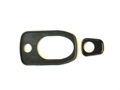 211 837 209 - DOOR HANDLE GASKET FRONT OR REAR SET